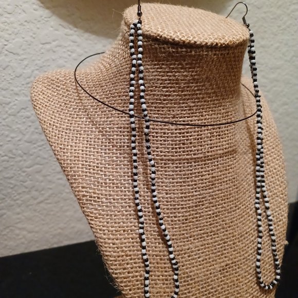 Swinging Loop Beads by PersonallyBowedbyCLB - Picture 4 of 12